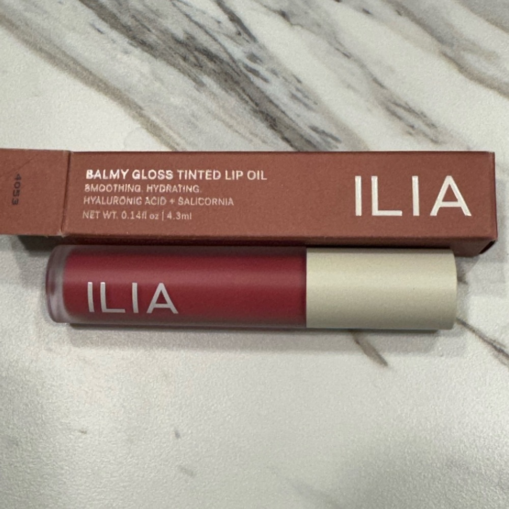 ILIA Balmy Gloss Tinted Lip Oil - Deep Pink